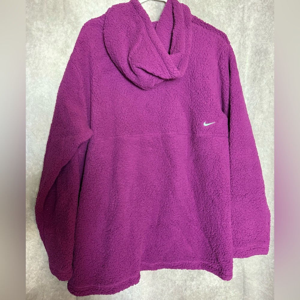 Nike Therma-Fit Magenta Fleece Hoodie - Picture 2 of 3